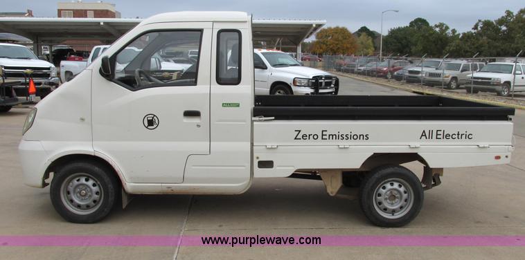 image for item I4970 2009 Miles ZX40 utility truck