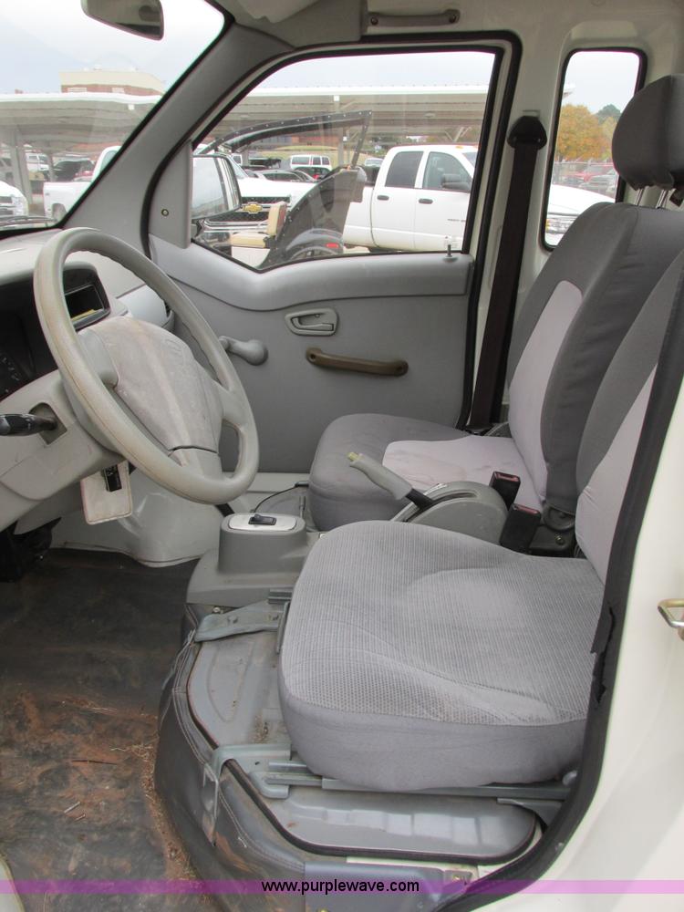 image for item I4970 2009 Miles ZX40 utility truck