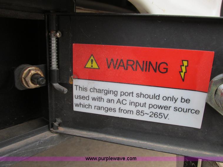 image for item I4970 2009 Miles ZX40 utility truck