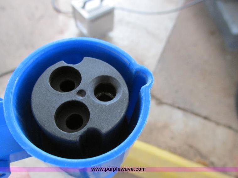 image for item I4970 2009 Miles ZX40 utility truck