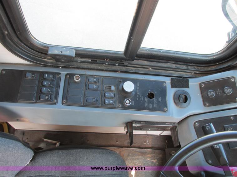 image for item I4977 2003 Blue Bird C4RE bus