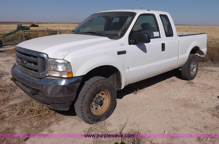 image for item I8395 2004 Ford F250 Super Duty XLT SuperCab pickup truck