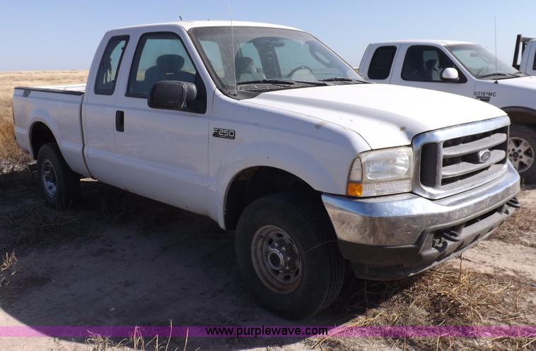 image for item I8395 2004 Ford F250 Super Duty XLT SuperCab pickup truck