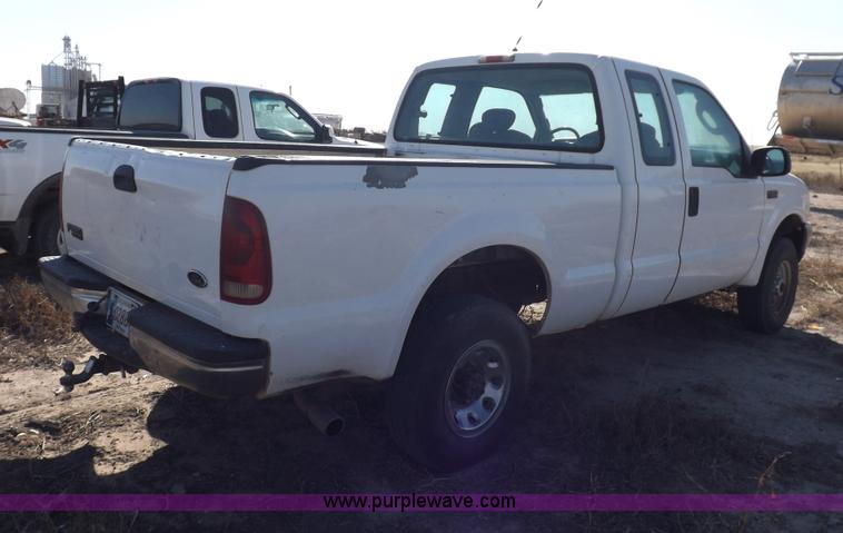 image for item I8395 2004 Ford F250 Super Duty XLT SuperCab pickup truck