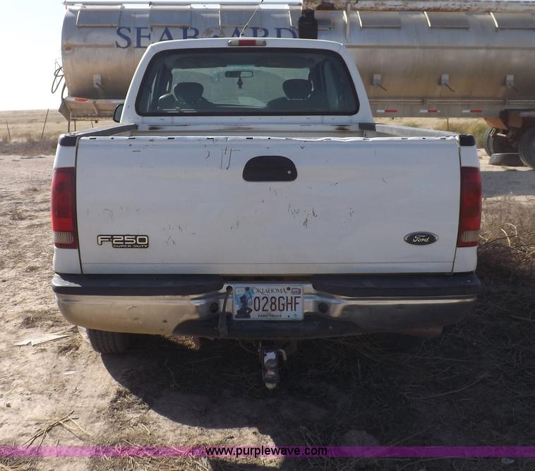 image for item I8395 2004 Ford F250 Super Duty XLT SuperCab pickup truck