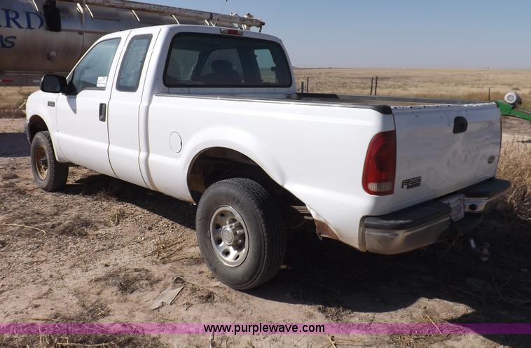 image for item I8395 2004 Ford F250 Super Duty XLT SuperCab pickup truck
