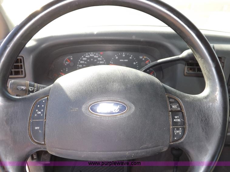 image for item I8395 2004 Ford F250 Super Duty XLT SuperCab pickup truck