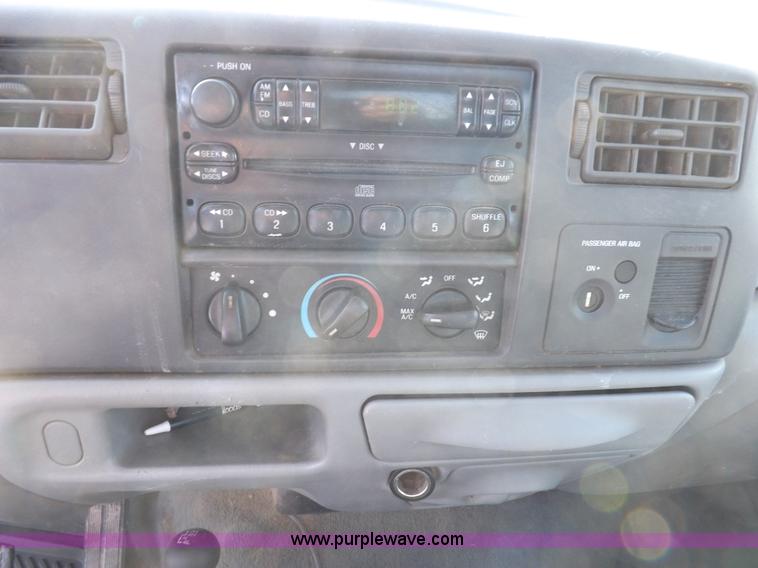 image for item I8395 2004 Ford F250 Super Duty XLT SuperCab pickup truck