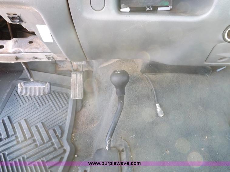 image for item I8395 2004 Ford F250 Super Duty XLT SuperCab pickup truck