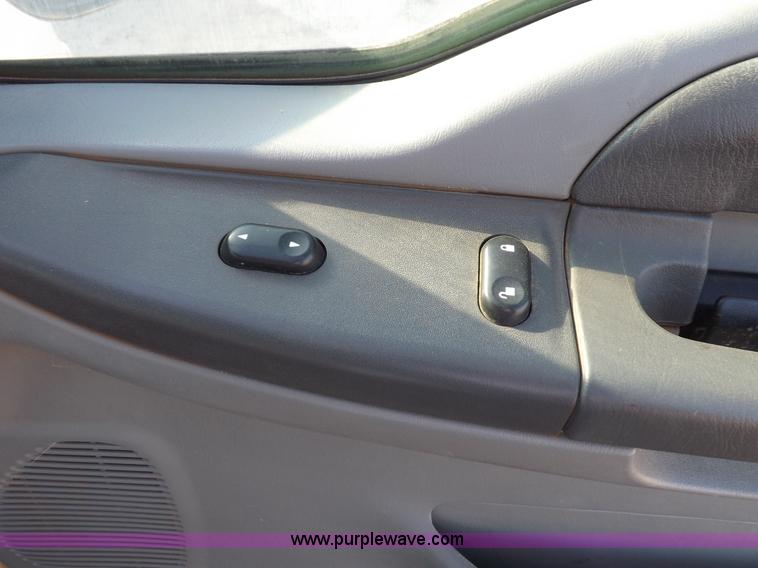 image for item I8395 2004 Ford F250 Super Duty XLT SuperCab pickup truck