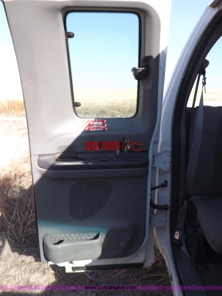 image for item I8395 2004 Ford F250 Super Duty XLT SuperCab pickup truck