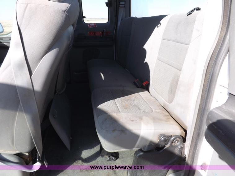 image for item I8395 2004 Ford F250 Super Duty XLT SuperCab pickup truck