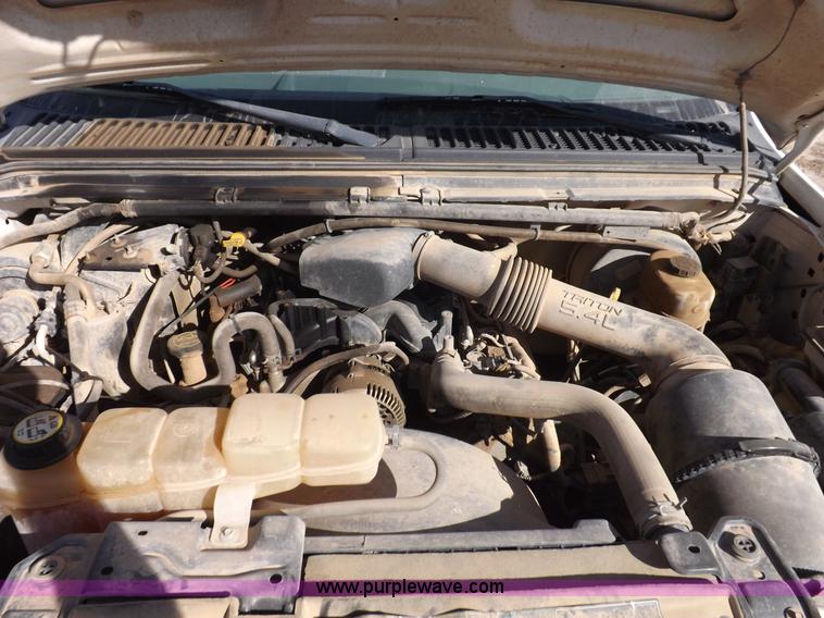 image for item I8395 2004 Ford F250 Super Duty XLT SuperCab pickup truck