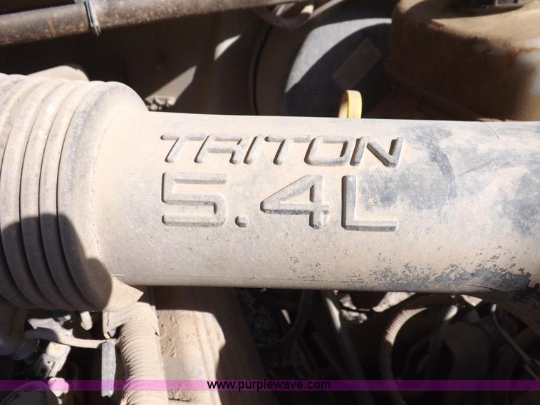 image for item I8395 2004 Ford F250 Super Duty XLT SuperCab pickup truck