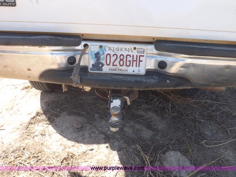 image for item I8395 2004 Ford F250 Super Duty XLT SuperCab pickup truck