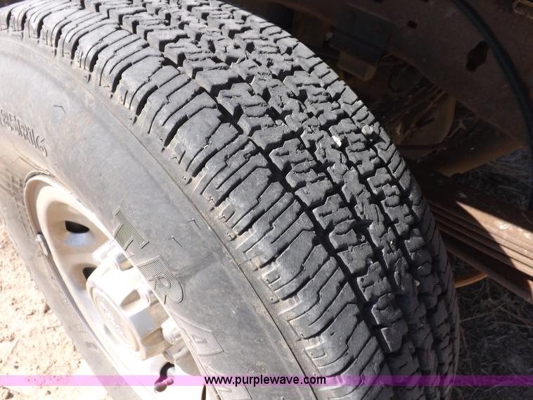 image for item I8395 2004 Ford F250 Super Duty XLT SuperCab pickup truck