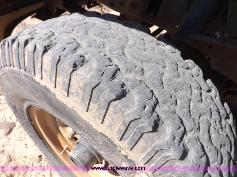 image for item I8395 2004 Ford F250 Super Duty XLT SuperCab pickup truck