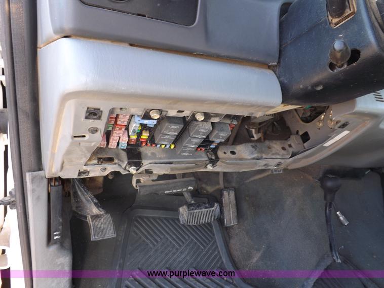 image for item I8395 2004 Ford F250 Super Duty XLT SuperCab pickup truck