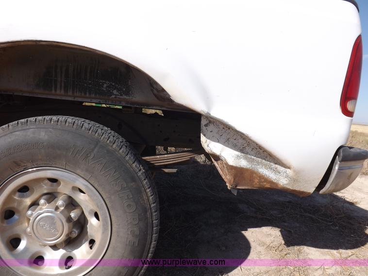 image for item I8395 2004 Ford F250 Super Duty XLT SuperCab pickup truck