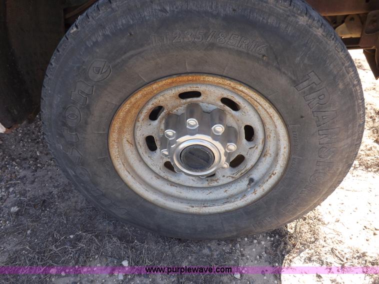 image for item I8395 2004 Ford F250 Super Duty XLT SuperCab pickup truck