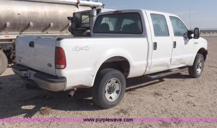 image for item I8407 2005 Ford F250 Super Duty XL Crew Cab pickup truck