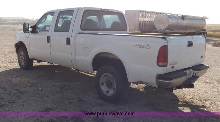 image for item I8407 2005 Ford F250 Super Duty XL Crew Cab pickup truck