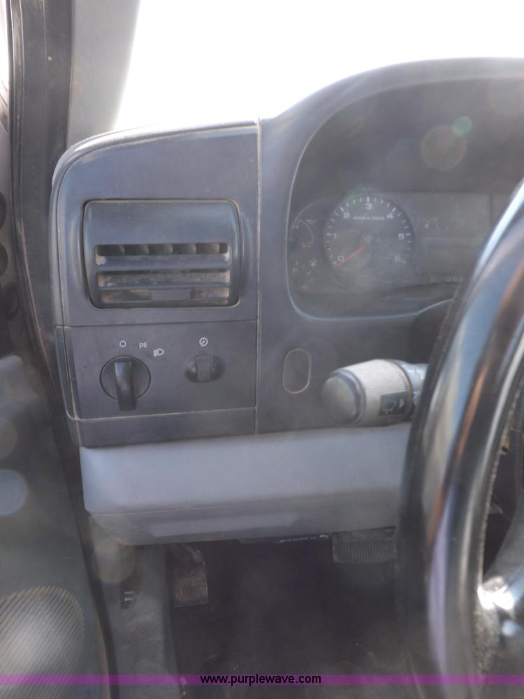 image for item I8407 2005 Ford F250 Super Duty XL Crew Cab pickup truck