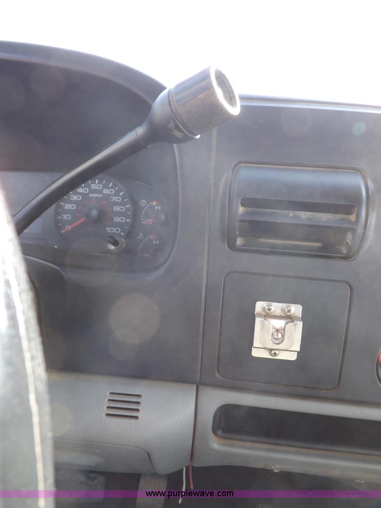 image for item I8407 2005 Ford F250 Super Duty XL Crew Cab pickup truck