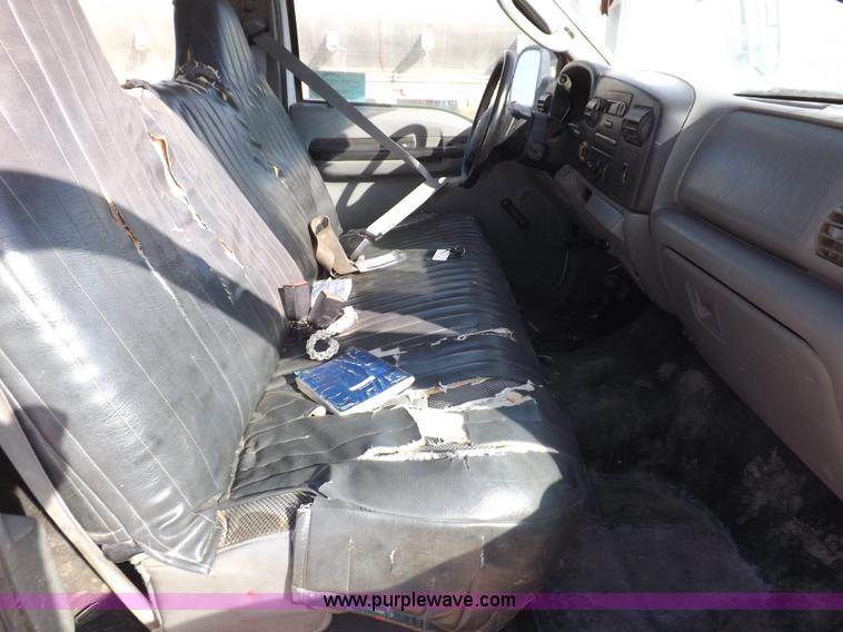 image for item I8407 2005 Ford F250 Super Duty XL Crew Cab pickup truck