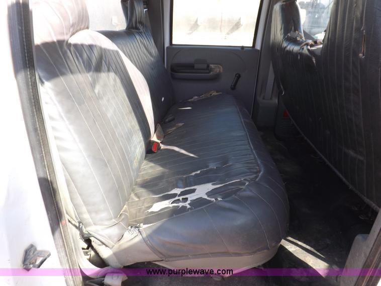 image for item I8407 2005 Ford F250 Super Duty XL Crew Cab pickup truck