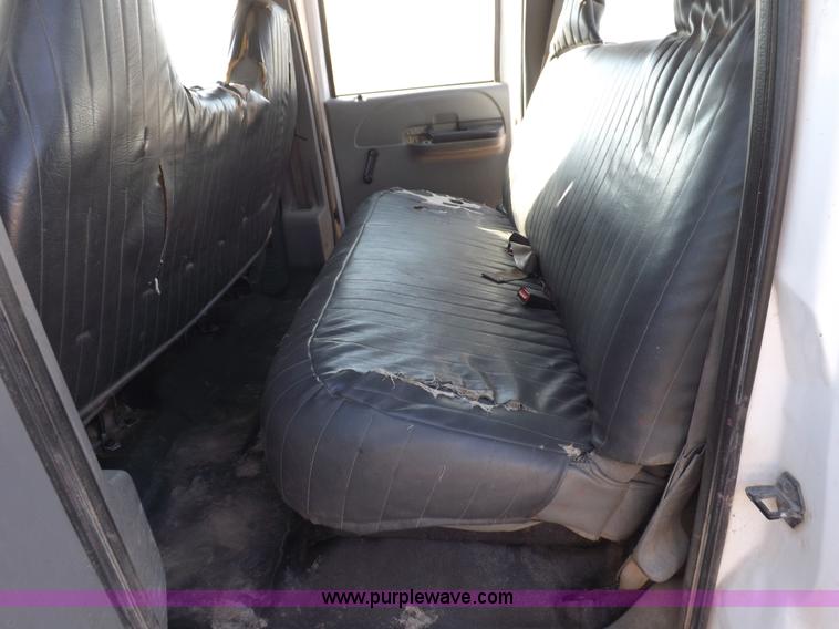 image for item I8407 2005 Ford F250 Super Duty XL Crew Cab pickup truck