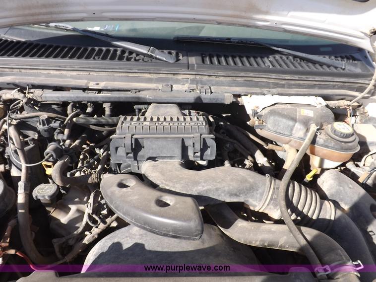 image for item I8407 2005 Ford F250 Super Duty XL Crew Cab pickup truck