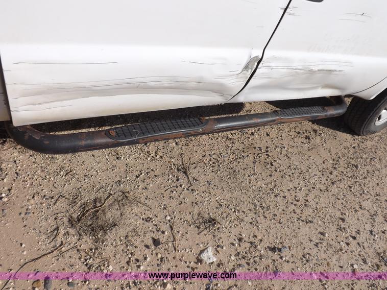 image for item I8407 2005 Ford F250 Super Duty XL Crew Cab pickup truck