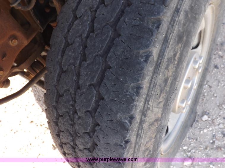 image for item I8407 2005 Ford F250 Super Duty XL Crew Cab pickup truck