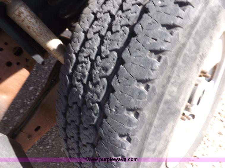 image for item I8407 2005 Ford F250 Super Duty XL Crew Cab pickup truck