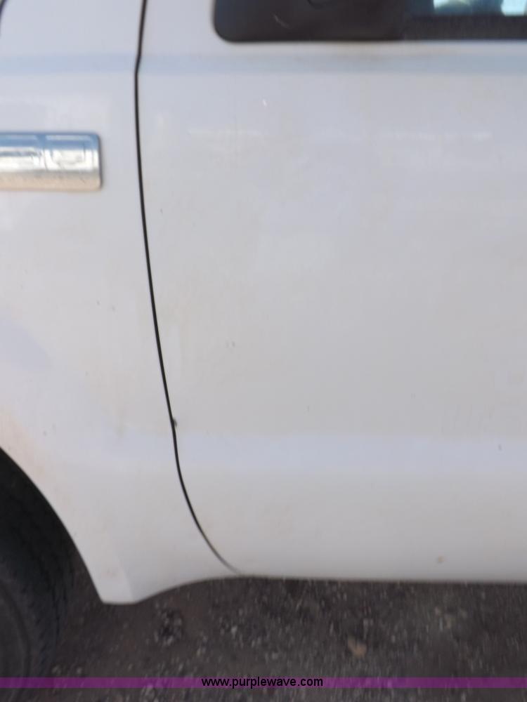 image for item I8407 2005 Ford F250 Super Duty XL Crew Cab pickup truck
