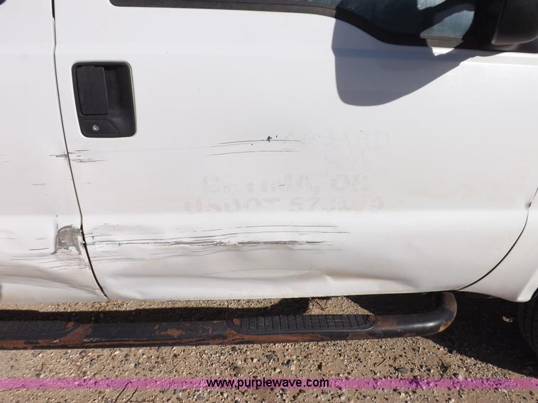 image for item I8407 2005 Ford F250 Super Duty XL Crew Cab pickup truck