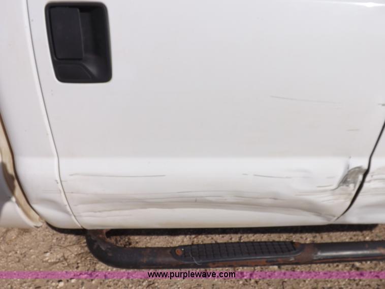 image for item I8407 2005 Ford F250 Super Duty XL Crew Cab pickup truck