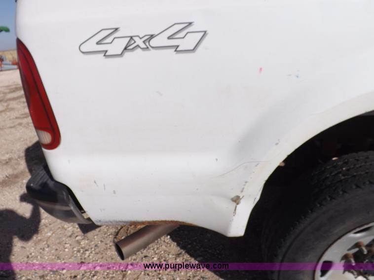 image for item I8407 2005 Ford F250 Super Duty XL Crew Cab pickup truck