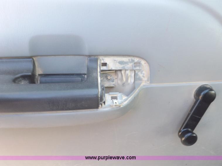 image for item I8407 2005 Ford F250 Super Duty XL Crew Cab pickup truck