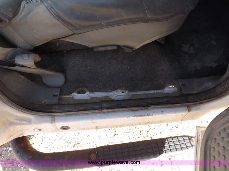 image for item I8407 2005 Ford F250 Super Duty XL Crew Cab pickup truck