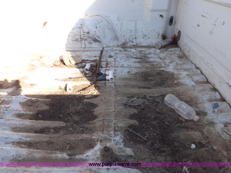 image for item I8407 2005 Ford F250 Super Duty XL Crew Cab pickup truck