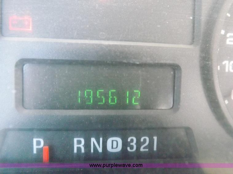 image for item I8408 2005 Ford F250 Super Duty XL Crew Cab pickup truck