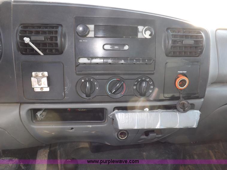 image for item I8408 2005 Ford F250 Super Duty XL Crew Cab pickup truck