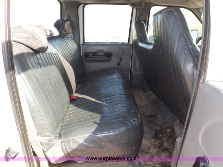 image for item I8408 2005 Ford F250 Super Duty XL Crew Cab pickup truck