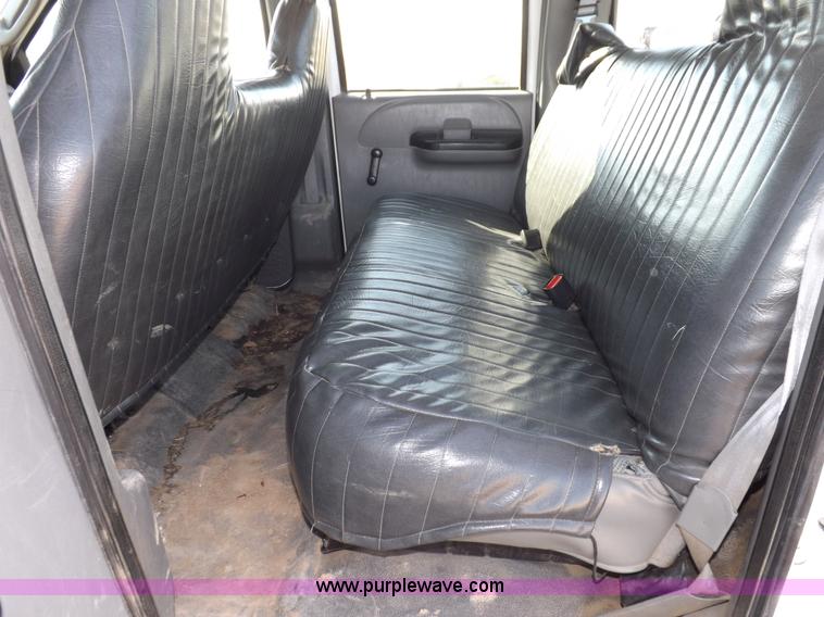 image for item I8408 2005 Ford F250 Super Duty XL Crew Cab pickup truck