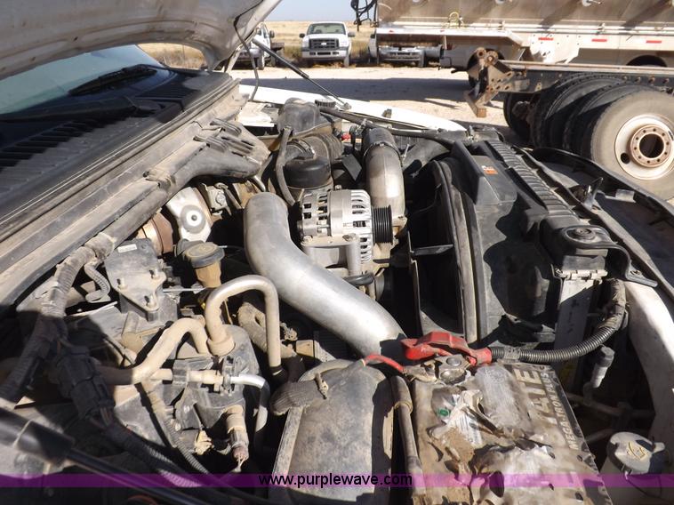 image for item I8408 2005 Ford F250 Super Duty XL Crew Cab pickup truck