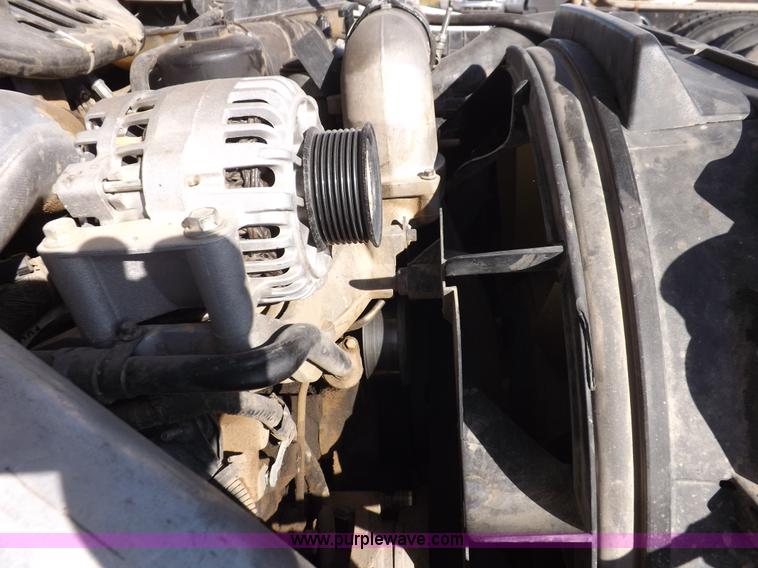 image for item I8408 2005 Ford F250 Super Duty XL Crew Cab pickup truck