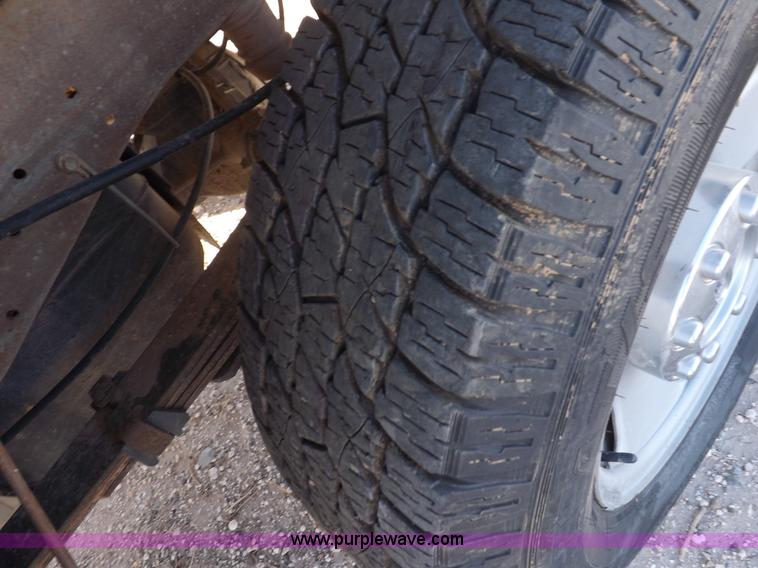 image for item I8408 2005 Ford F250 Super Duty XL Crew Cab pickup truck