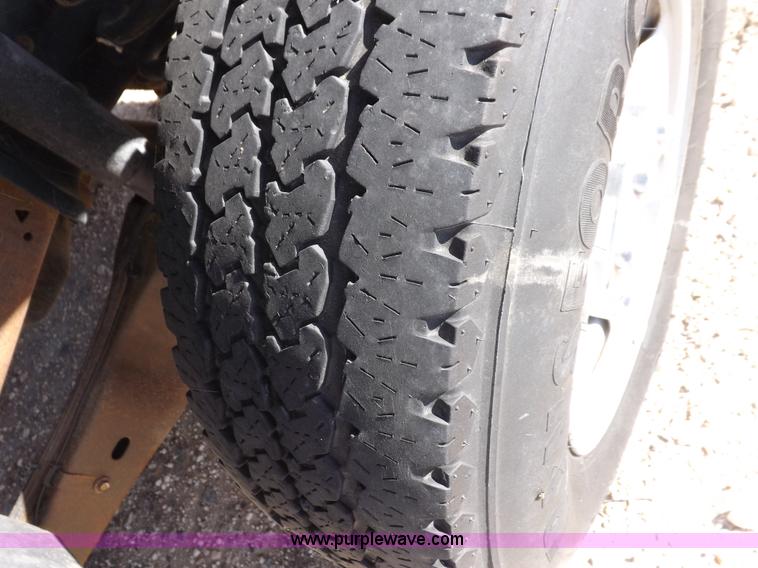 image for item I8408 2005 Ford F250 Super Duty XL Crew Cab pickup truck